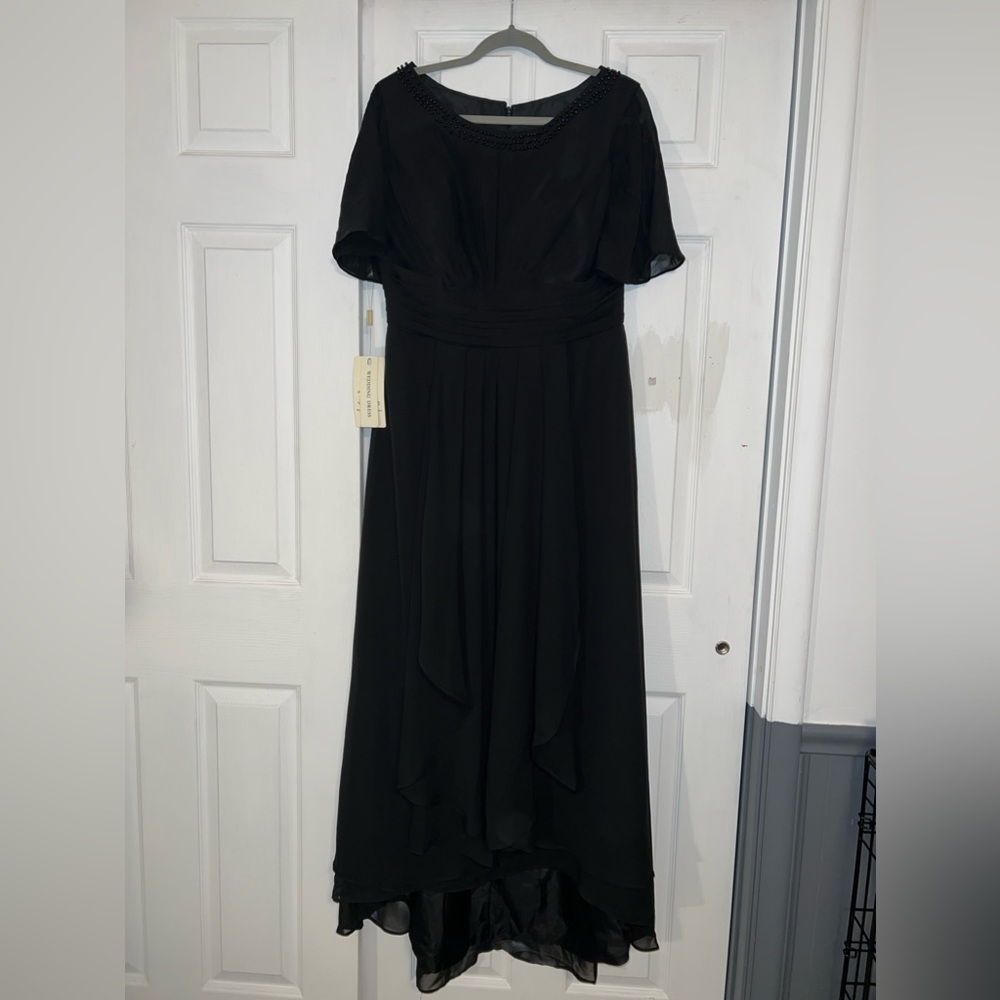 Elegant Black Maxi Dress